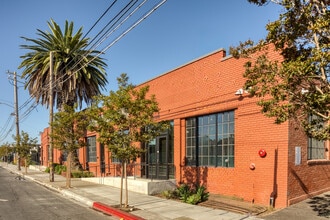 1919 Peralta St, Oakland, CA for lease Building Photo- Image 2 of 4