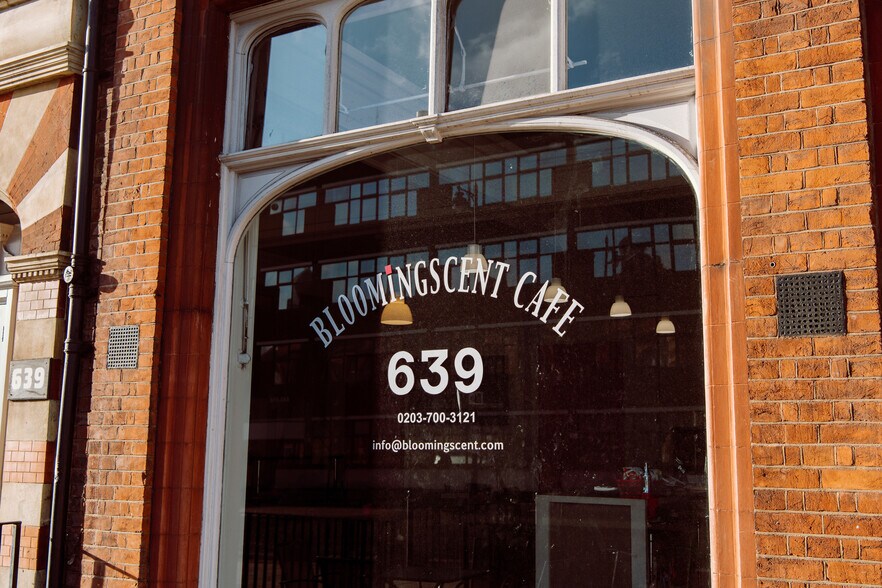 639 High Rd, Londres à louer - Photo du bâtiment - Image 2 de 13