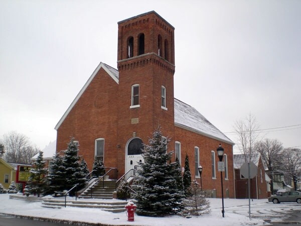 585 N Mill St, Plymouth, MI à vendre - Photo du bâtiment - Image 3 de 3